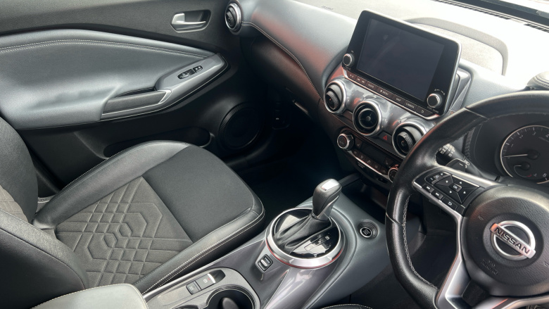 Nissan Juke 1.0 DiG-T Tekna 5dr DCT Petrol Hatchback
